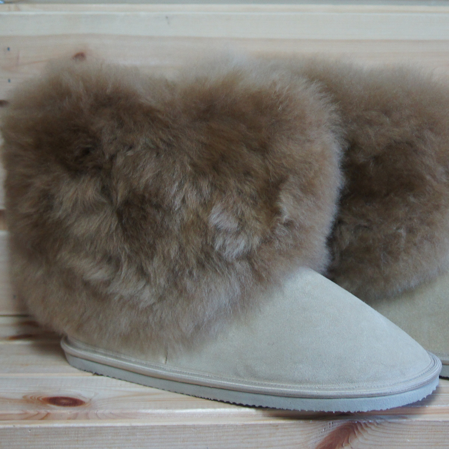 Premium Fell-/fur Hüttenschuhe/solid slipper TAMPERE, Farbe/colour: braun/brown, Größe/size: L